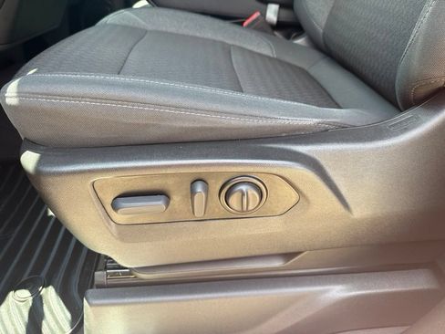Used 2022 Chevrolet Silverado 1500 LT AWD/4WD image 7