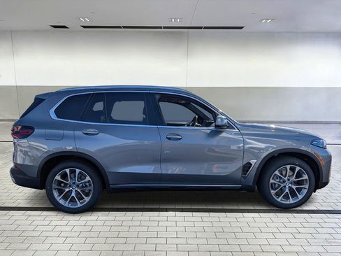 Used 2026 BMW X5 xDrive40i AWD/4WD image 7