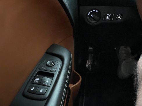 Used 2019 Dodge Challenger SRT Hellcat Redeye image 39