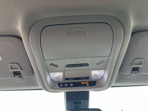 Used 2019 Chevrolet Equinox LT w/ Driver Convenience Package image 35