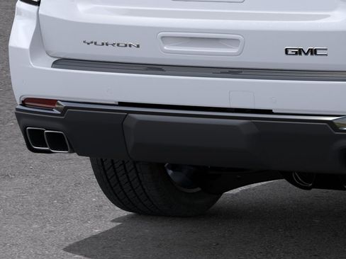 New 2026 GMC Yukon Denali Ultimate w/ LPO, Floor Liner Package AWD/4WD image 14