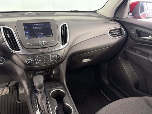 Used 2024 Chevrolet Equinox LT FWD image 4