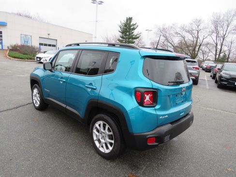 Used 2022 Jeep Renegade Latitude w/ Convenience Group image 3