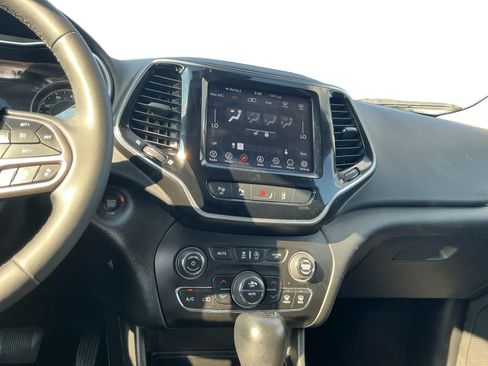 Used 2021 Jeep Cherokee Limited w/ Mopar Interior Package AWD/4WD image 11