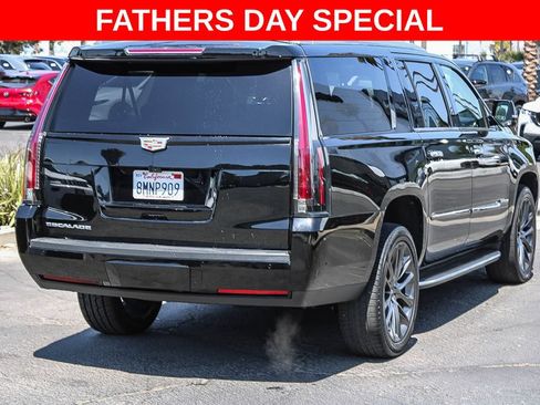 Used 2019 Cadillac Escalade ESV Luxury w/ Escalade Sport Edition AWD/4WD image 4