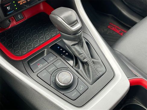 Used 2022 Toyota RAV4 TRD Off-Road image 16