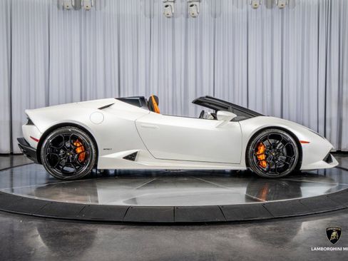 Used 2017 Lamborghini Huracan LP 610-4 image 36