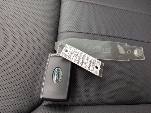 New 2026 Land Rover Range Rover SE image 36