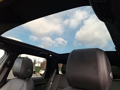 Used 2019 Land Rover Discovery Sport HSE image 14