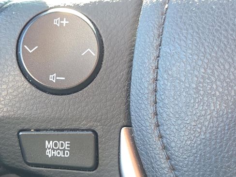 Used 2016 Toyota RAV4 LE image 31