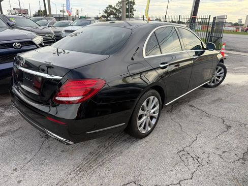 Used 2017 Mercedes-Benz E 300 image 4