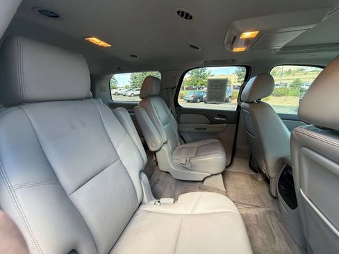 Used 2014 Chevrolet Tahoe LTZ RWD image 15