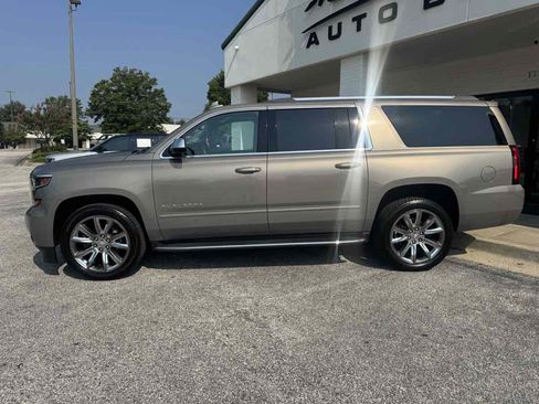 Used 2019 Chevrolet Suburban Premier RWD image 46