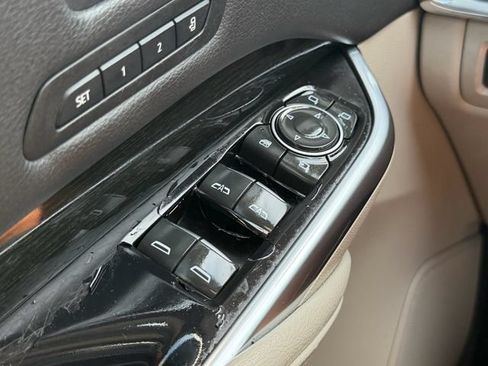 Used 2019 Cadillac XT4 Premium Luxury FWD image 28
