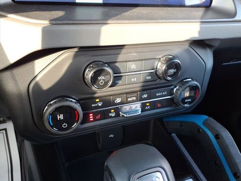 Used 2024 Ford Bronco Black Diamond image 22