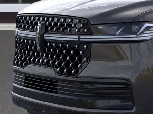 New 2025 Lincoln Navigator Black Label image 18