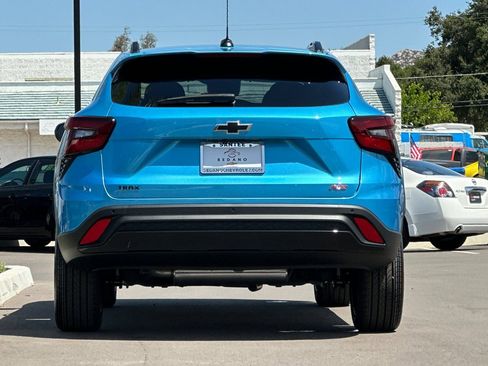New 2026 Chevrolet Trax RS FWD image 5