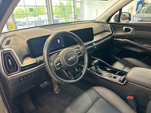 Used 2025 Kia Sorento SX AWD/4WD image 26