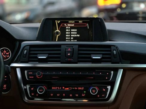 Used 2014 BMW 428i xDrive Coupe w/ Premium Package image 18