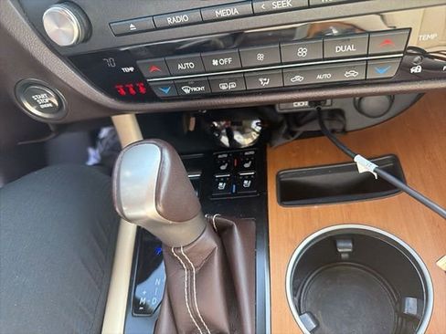 Used 2020 Lexus RX 350 AWD w/ Premium Package image 18