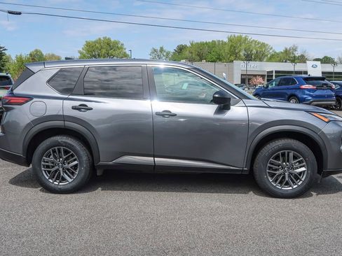 Used 2024 Nissan Rogue S FWD image 9