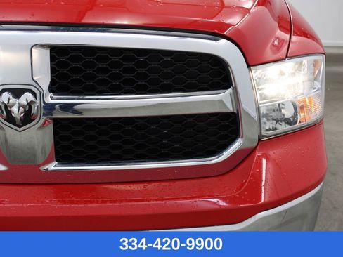 Used 2022 RAM 1500 Classic SLT image 7