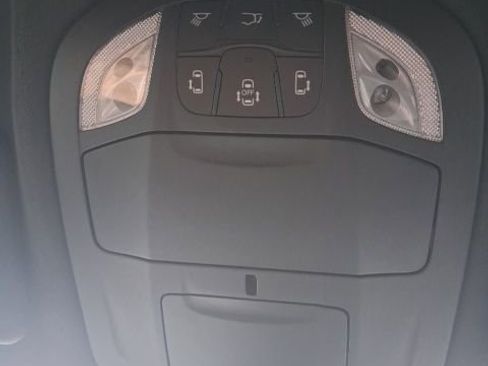 Used 2025 Chrysler Voyager LX image 30