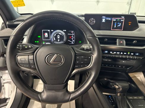 Used 2020 Lexus UX 250h w/ Premium Package AWD/4WD image 37