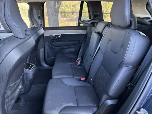 Used 2025 Volvo XC90 B6 Plus image 32