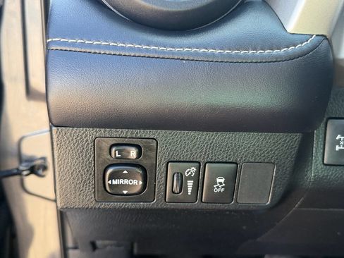 Used 2013 Toyota RAV4 XLE AWD/4WD image 26