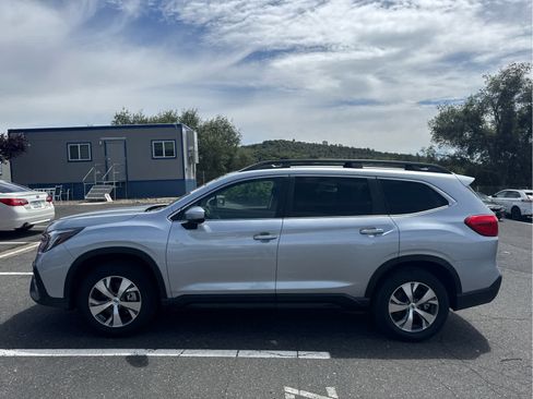 Used 2025 Subaru Ascent Premium AWD/4WD image 8