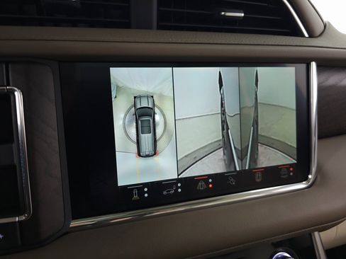 Used 2023 GMC Yukon Denali w/ Advanced Technology Package image 34