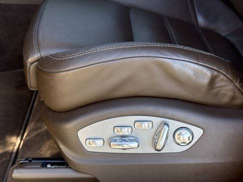 Used 2017 Porsche Macan Turbo image 21