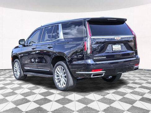 Used 2023 Cadillac Escalade Premium Luxury AWD/4WD image 17