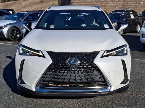 Used 2022 Lexus UX 200 image 2