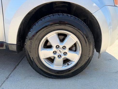 Used 2010 Ford Escape XLS FWD image 21