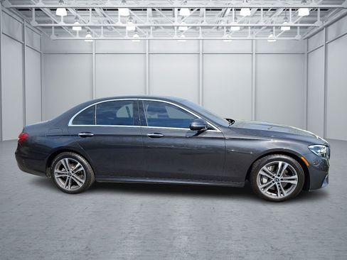 Used 2023 Mercedes-Benz E 350 4MATIC image 7