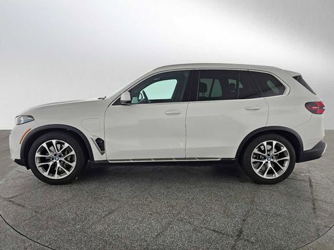 Used 2024 BMW X5 xDrive50e image 2