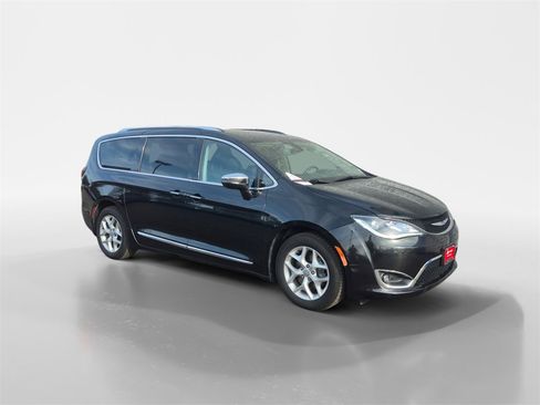 Used 2020 Chrysler Pacifica Limited image 2