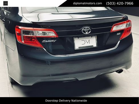 Used 2013 Toyota Camry SE FWD image 15