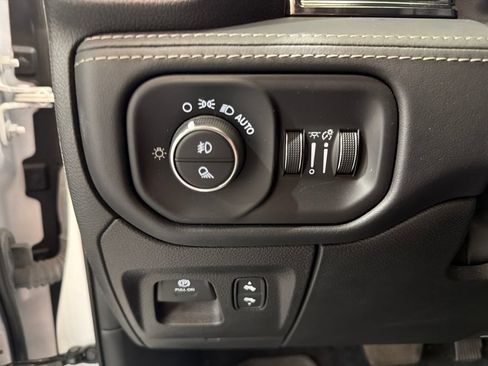Used 2023 RAM 1500 Limited w/ Trailer Tow Group AWD/4WD image 19