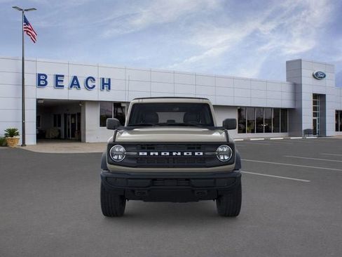 New 2025 Ford Bronco 4-Door image 6