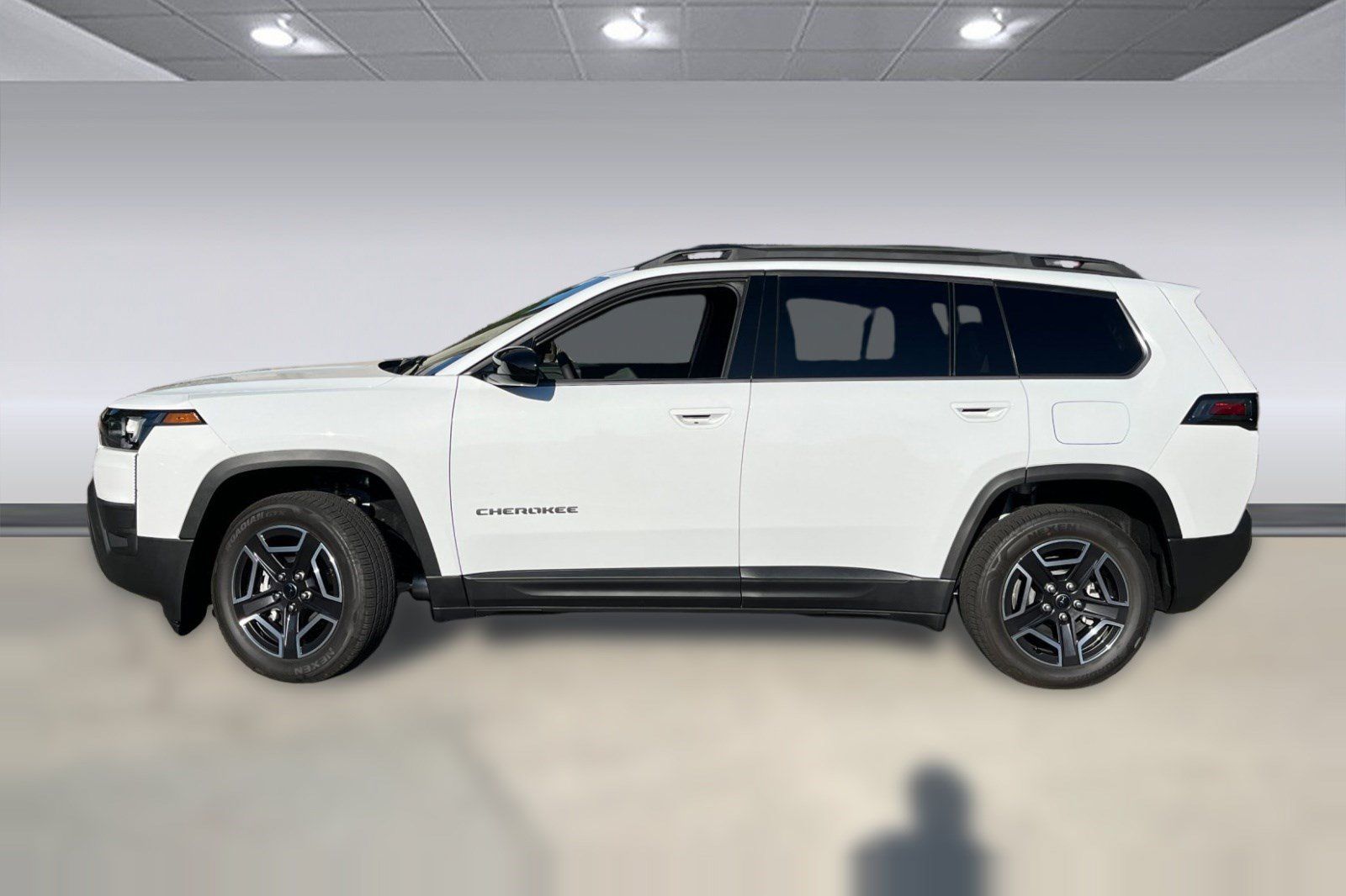 Used 2026 Jeep Cherokee Laredo AWD/4WD image 2