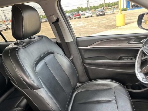 Used 2021 Jeep Grand Cherokee L Limited AWD/4WD image 28