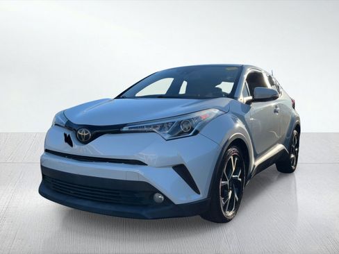 Used 2018 Toyota C-HR XLE image 2