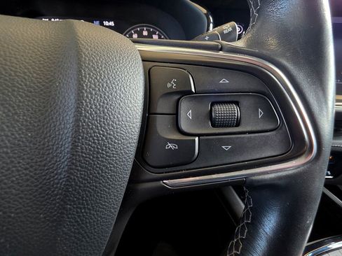 Used 2021 Buick Envision Essence w/ Technology Package I AWD/4WD image 20