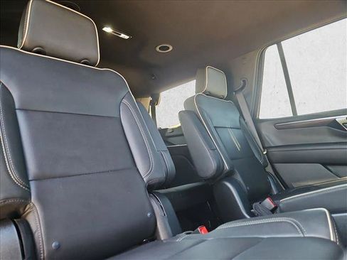 Used 2025 Chevrolet Tahoe Premier RWD image 21