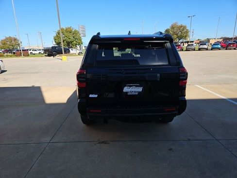 Used 2025 Toyota 4Runner TRD Off-Road image 6