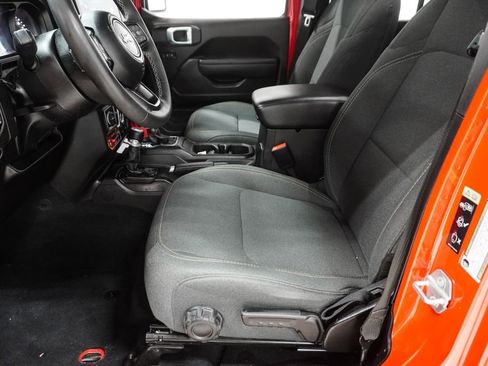 Certified 2025 Jeep Wrangler Willys image 11