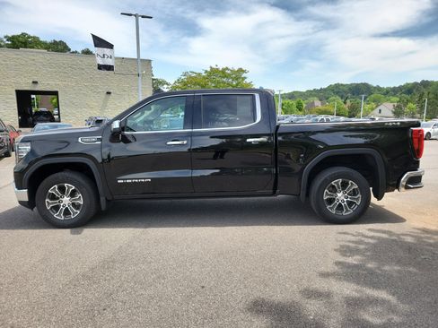 Used 2024 GMC Sierra 1500 SLT AWD/4WD image 22